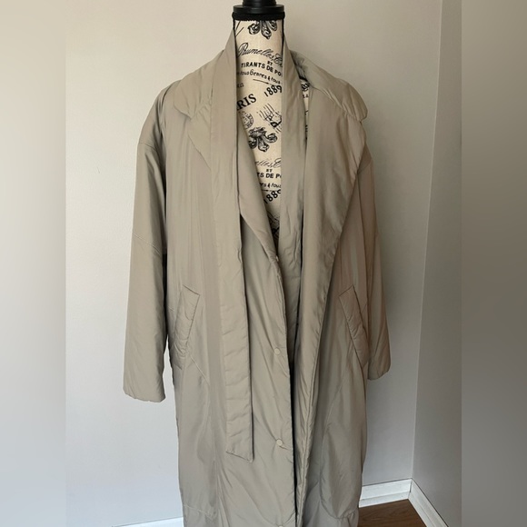 Pre LOVED Lululemon Insulated Trench - Picture 7 of 12